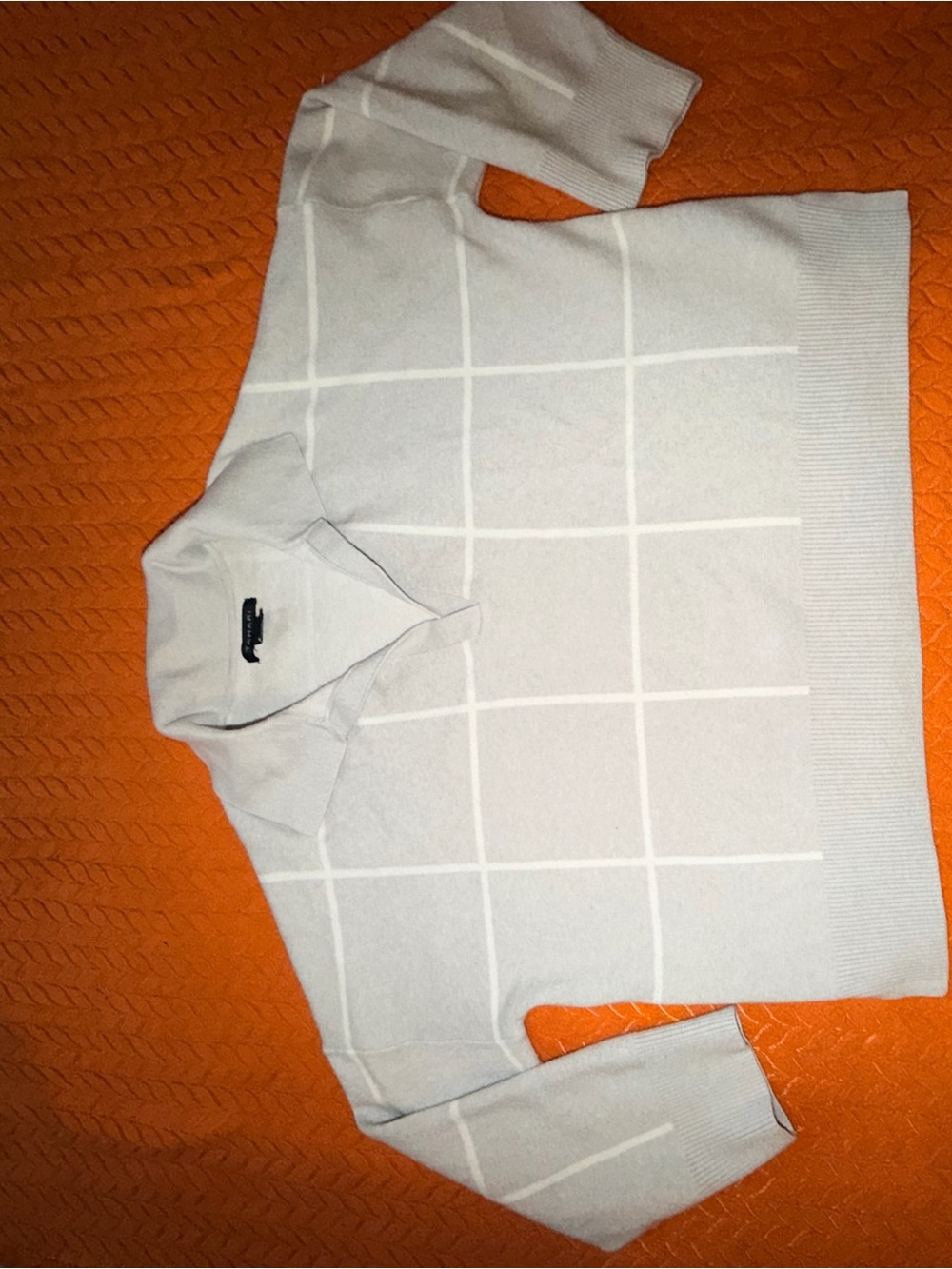 Tahari Gray V-Neck Sweater with White Windowpane